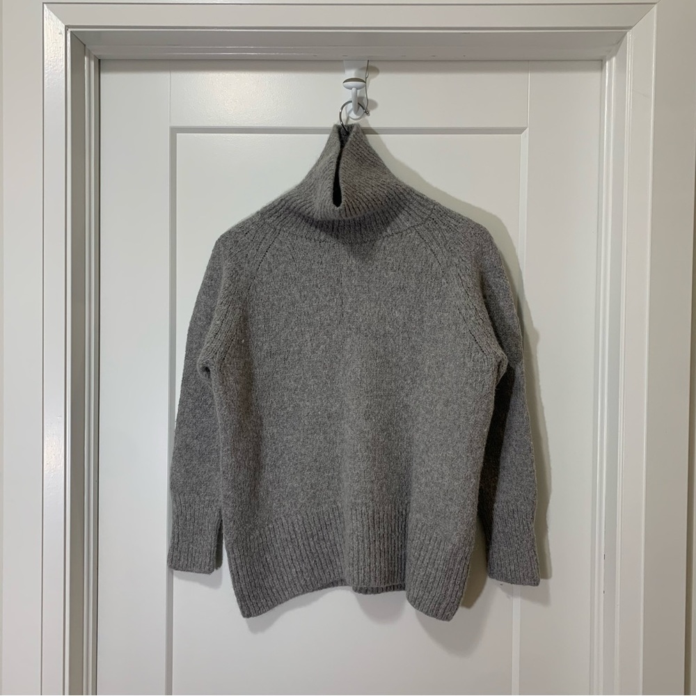 ARITZIA - Babaton - 100% Alpaca - Grey - Wool Sweater - Women’s S